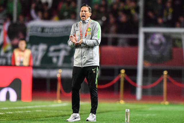 激动人心的逆转：摩纳哥绝杀朗斯，获得法甲榜首